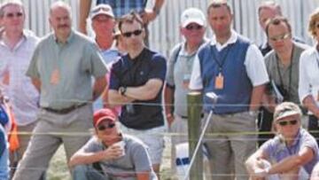 <b>A POR EL BRITISH. </b>Los aficionados siguieron con interés la escalada de Olazábal hasta el segundo puesto.