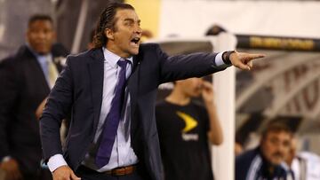 Juan Antonio Pizzi está nominado a mejor director técnico del año