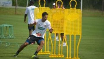 Celso Borges, durante un entrenamiento con la selecci&oacute;n de Costa Rica