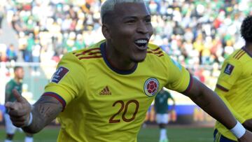 El delantero del América de México al igual que Miguel Ángel Borja y Radamel Falcao García tiene una efectividad del 50%. El jugador cartagenero ha disputado cuatro partidos, ha realizado seis remates totales, dos disparos al arco y convirtió gol en el empate en condición de visitante ante Bolivia. 