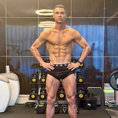 Cristiano Ronaldo presume de forma física a sus 40 años