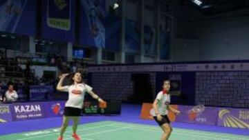 Carolina Marín y Beatriz Corrales.