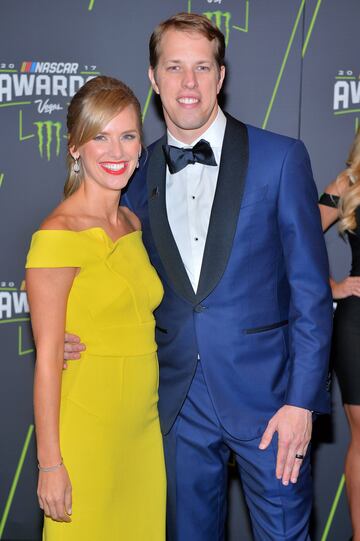 Brad Keselowski and y su mujer Paige.