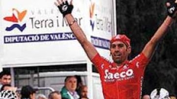 <b>CON REMATE.</B> Igor Astarloa parece haber encontrado la efectividad que se le negaba el año pasado.