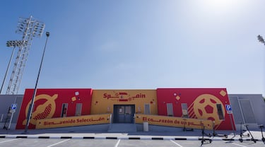 Todas las instalaciones están rotuladas con los colores de la selección.