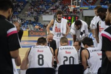 Pablo Laso dando instrucciones en un tiempo muerto.