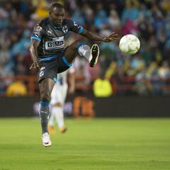 Ayoví defiende a Carlos Sánchez tras abucheos