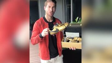 Totti gifts Sergio Ramos limited edition Roma boots for the derby