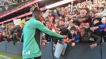 Valverde y De Marcos, avanzadillas en un San Mamés entregado con 27.522 hinchas