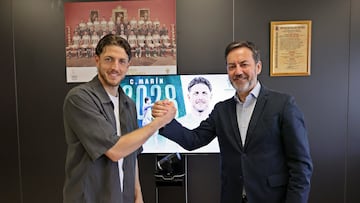 Marín y Fernández Monterrubio, durante la firma del contrato