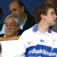 Sebastián Piñera sorprende y asiste al clásico universitario