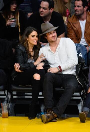 Ian Somerhalder (Lost y The Vampire Diaries) y Nikki Reed (Rosalie Hale en la saga Crepúsculo) en el Staples Center.