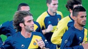 Iván Alonso, trotando durante la sesión de entrenamiento de ayer por la tarde en Sant Adrià.