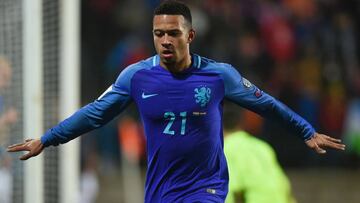 El Lyon confirma el acuerdo con el Manchester United por Depay