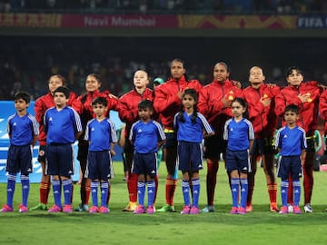 NAVI MUMBAI, INDIA - OCTOBER 30: Colombia line up against Spain ahead of the FIFA U-17 Women's World Cup 2022 Final between Colombia and Spain at DY Patil Stadium on October 30, 2022 in Navi Mumbai, India. (Photo by Matthew Lewis - FIFA/FIFA via Getty Images)