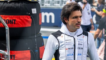 MIAMI GARDENS (United States), 05/05/2025.- Williams driver Carlos Sainz Jr. of Spain on the grid prior to the Formula 1 Miami Grand Prix at the Miami International Autodrome in Miami Gardens, Florida, USA, 04 May 2025. (F車rmula Uno, Espa?a) EFE/EPA/SHAWN THEW