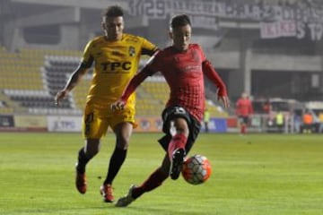 Colo Colo presentó su camiseta de recambio para el torneo 2016.