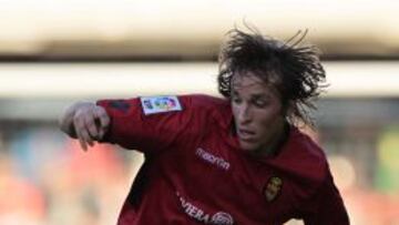 CLAVE. Pina, el eje del centro del campo bermellón, en un partido.