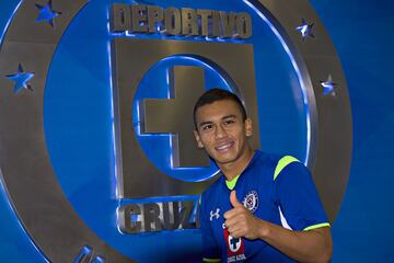 Colombiano que llegó en el Clausura 2015 a Cruz Azul, aunque las lesiones nunca lo dejaron debutar en la Liga MX, solo tuvo minutos con la categoría Sub-20.