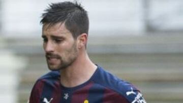 Adrián durante el partido ante el Barça.