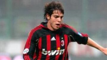 <b>MÁS BARATO.</b> Según el estudio, el precio a pagar por Kaká sería notablemente inferior a las cifras que se manejan actualmente.