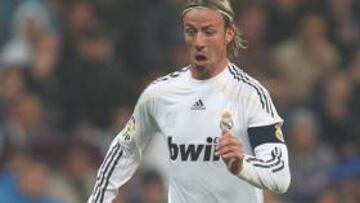 Guti debutó con el Real Madrid en 1995. En sus 15 temporadas en el club blanco ganó 5 Ligas, tres copas de Europa, 2 Intercontinentales y la Supercopa de Europa.