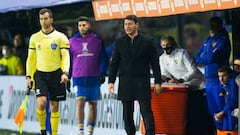 Battaglia e Izquierdoz salen a defender a Benedetto