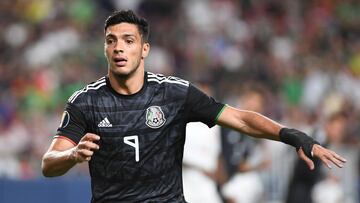 Raúl Jiménez, a un gol de Jared Borgetti y Chicharito