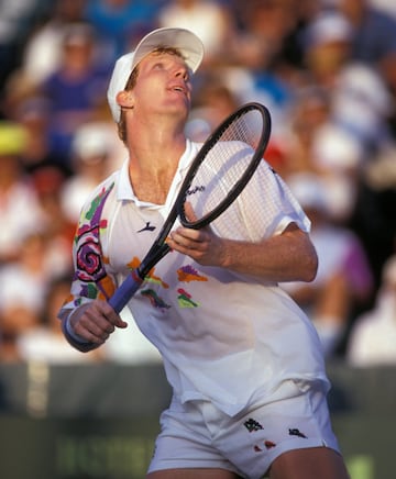 El estadounidense Jim Courier fue el primer tenista de la historia en conseguir el mítico Sunshine Double, o lo que es lo mismo, ganar Indian Wells y Miami en la misma temporada. Lo logró en 1991 tras derrotar a Guy Forget en Indian Wells y firmar una semana memorable en Miami, donde primero se deshizo del entonces número 1 Stefan Edberg para alzar luego el título frente a David Wheaton. Courier fue pionero en este doblete al que después se unieron Chang, (1992), Sampras (1994), Ríos (1998), Agassi (2001), Federer (2005, 2006 y 2017) y Djokovic (2011, 2014, 2015 y 2016).