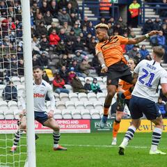 Aparecen diez positivos por coronavirus en la Championship