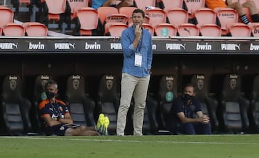 El Valencia juega 'contra sí mismo'