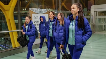 Banini , Eva Navarro , Virginia Torrecilla , Ainhoa Moraza y Staskova llegando a Tenerife.