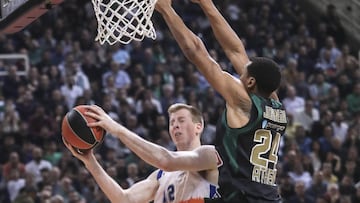 ATHENS, GREECE - NOVEMBER 08:  Brock Motum, #12 of Valencia Basket competes with Wesley Johnson, #24 of Panathinaikos Opap Athens during the 2019-2020 Tukish Airlines Regular Season Round 7 game between Panathinaikos Opap Athens and Valencia Basket at OAKA on November 08, 2019 in Athens, Greece. (Photo by Panagiotis Moschandreou/Euroleague Basketball via Getty Images)