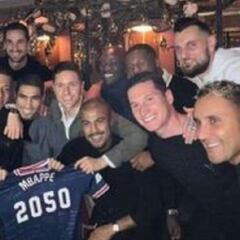 La presión de la plantilla del PSG para que Mbappé renueve