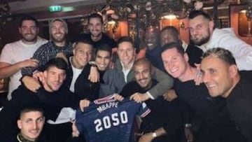 La presi¨®n de la plantilla del PSG para que Mbapp¨¦ renueve