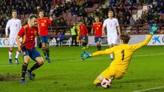 El segundo gol en el hat-trick de Mayoral a Dinamarca. 