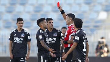 Futbol, O'Higgins vs Colo Colo
Trigsima Cuarta fecha, campeonato nacional 2020.
El arbitro Roberto Tobar muestra tarjeta roja al jugador de Colo Colo Marcos Bolados durante el partido de primera division disputado en el estadio El Teniente de Rancagua, Chile.
14/02/2020
Felipe Zanca
Football, O'Higgins vs Colo Colo
34th date, 2020 National Championship.
The referee«s Roberto Tobar shows red card to Colo Colo`s player Marcos Bolados during the first division football match held at El Teniente stadium in Rancagua, Chile.
14/02/2020
Felipe Zanca