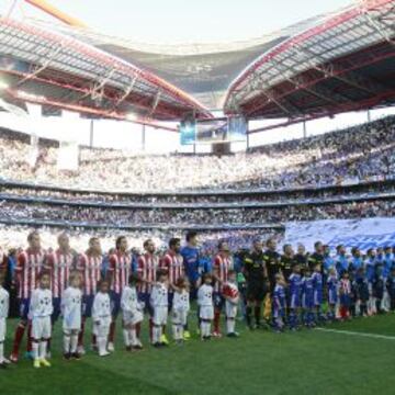 PRIMER DERBI TRAS LA FINAL DEL 24-M. Real Madrid y Atleti se ven las caras por primera vez desde aquella apasionante final de Lisboa celebrada el 24 de mayo (4-1). El gol agónico de Ramos equilibró el de Godín. En la prórroga el equipo de Ancelotti forjó la Décima con los goles de Bale, Marcelo y Cristiano. El Atleti tendrá 180 minutos para poder consumar la revancha... o volver a maldecir su infortunio.