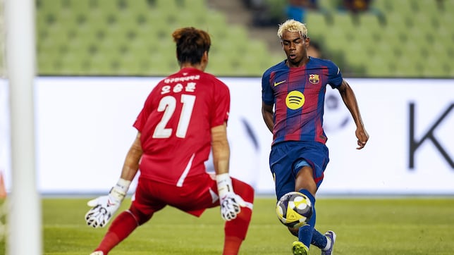 El 1x1 del Barcelona: Lamine Yamal se lo pasa en grande