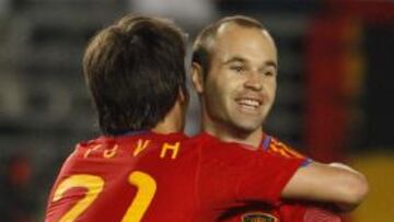 Iniesta no sufre rotura pero es duda para el debut de España contra Suiza