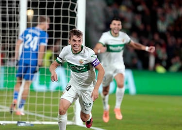 El centrocampista fue uno de los más activos en el partido del Elche contra el real Madrid. Su remate sutil para superar a Courtois digno de un goleador nato.