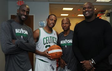 Un cuarteto histórico: Garnett, Pierce, Allen y Shaquille. Cuatro veteranos juntos en una imagen de Hall of Fame.