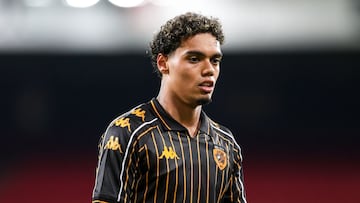 Ronaldinho Jr. se tambalea