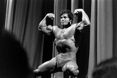 Columbu nació en Ollolai, una localidad italiana de la provincia de Nuoro, y al igual que Arnold Schwarzenegger además de ser culturista se dedicó profesionalmente al cine. Fue el segundo culturista europeo en ganar la competición de Mister Olympia, tras el propio Arnold.