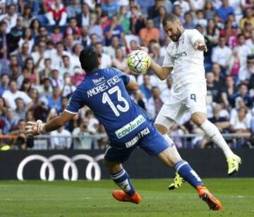 Benzema marca de cabeza el único gol del partido.
