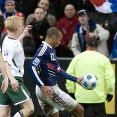 Robbie Keane recuerda mano de Thierry Henry contra Irlanda