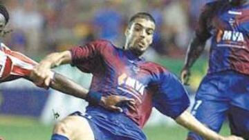 <b>DE ESTRENO. </b>Celestini se pondrá hoy por primera vez la camiseta azulona.