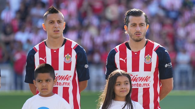 Chivas renueva a Piojo y Mozo