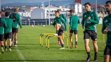 Chikie escapara el alarmismo ante la situación del Racing de Ferrol.