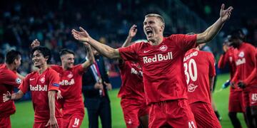 RB Salzburgo (Austria): 8 títulos (2013-2014, 2014-2015, 2015-2016, 2016-2017, 2017-2018, 2018-2019, 2019-2020, 2020-2021).